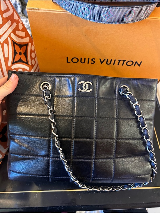 CHANEL Handbags - CHANEL Black Quilted Leather Shoulder Tote with Silver Chain